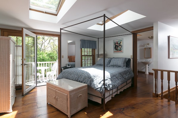 Master Suite 2nd floor