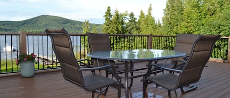 Large deck for your outside enjoyment