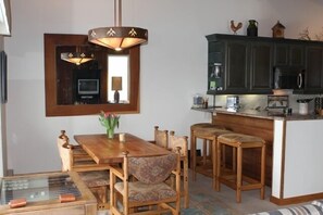 Dining area and breakfast bar