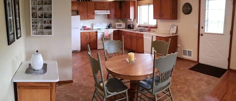 Kitchen/Dining B