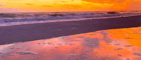 Beautiful Okaloosa Island sunset (on the beach just steps from our condo).