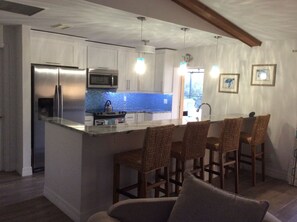 Kitchen bar