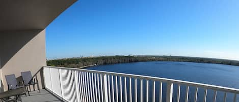 Blue Heron 1005 is a large lake front 2 bedroom 2 bathroom condo near Disney!