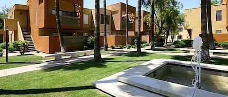 Exterior view of condo at Sunscape Villas in Old town Scottsdale