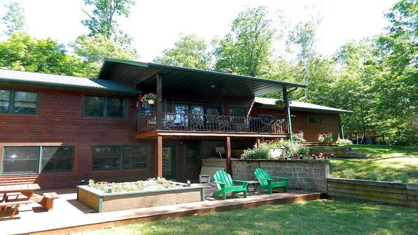 Large decks to entertain and take in the western views of the Tiger Cat