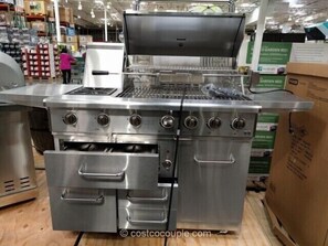 NXR 7 burner gas grill w/warming drawer.Features:80, 000 BTU,Searing burner