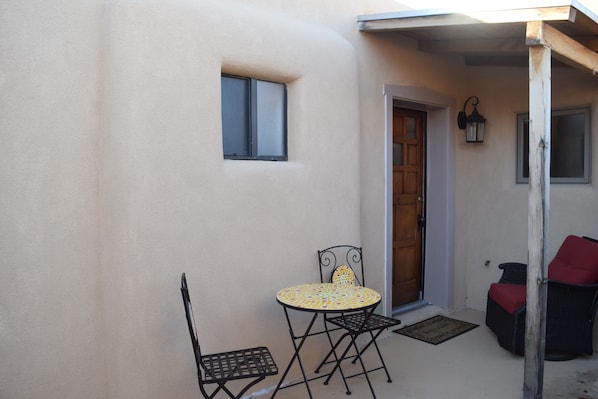 Small front courtyard. This is the Casita in back of the  main house.