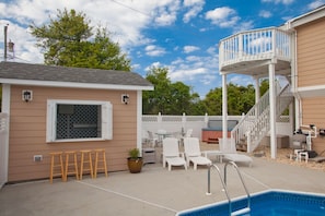 Poolside Cabana with Refrigerator, TV and Stereo. Hot Tub, Patio Tables/Chairs