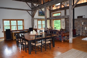 Barn Dining 