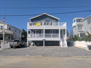 Parking for 3 cars