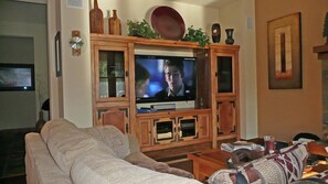 Living Room TV, DirecTv, DVD/CD Player and Surround Sound Plus W/L Internet