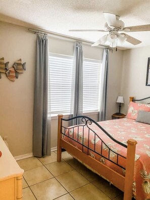 Queen Bed Guest Bedroom #2