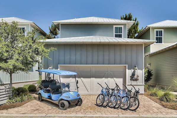 6 Seater Golf Cart &amp; 6 Bikes! 