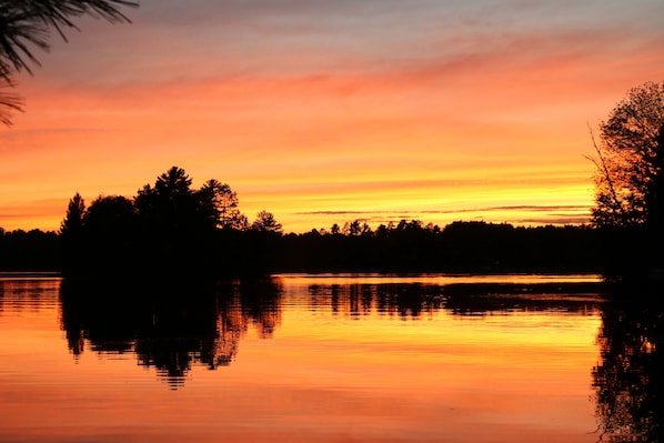 Sunset - Backyard/Lake Side