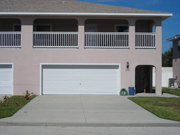 Newer beautiful
2400 sq. ft. beach home!
Quiet street
