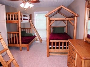 Kids bedroom - 3 bunk beds