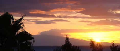 Stunning sunset photo taken from the lanaii