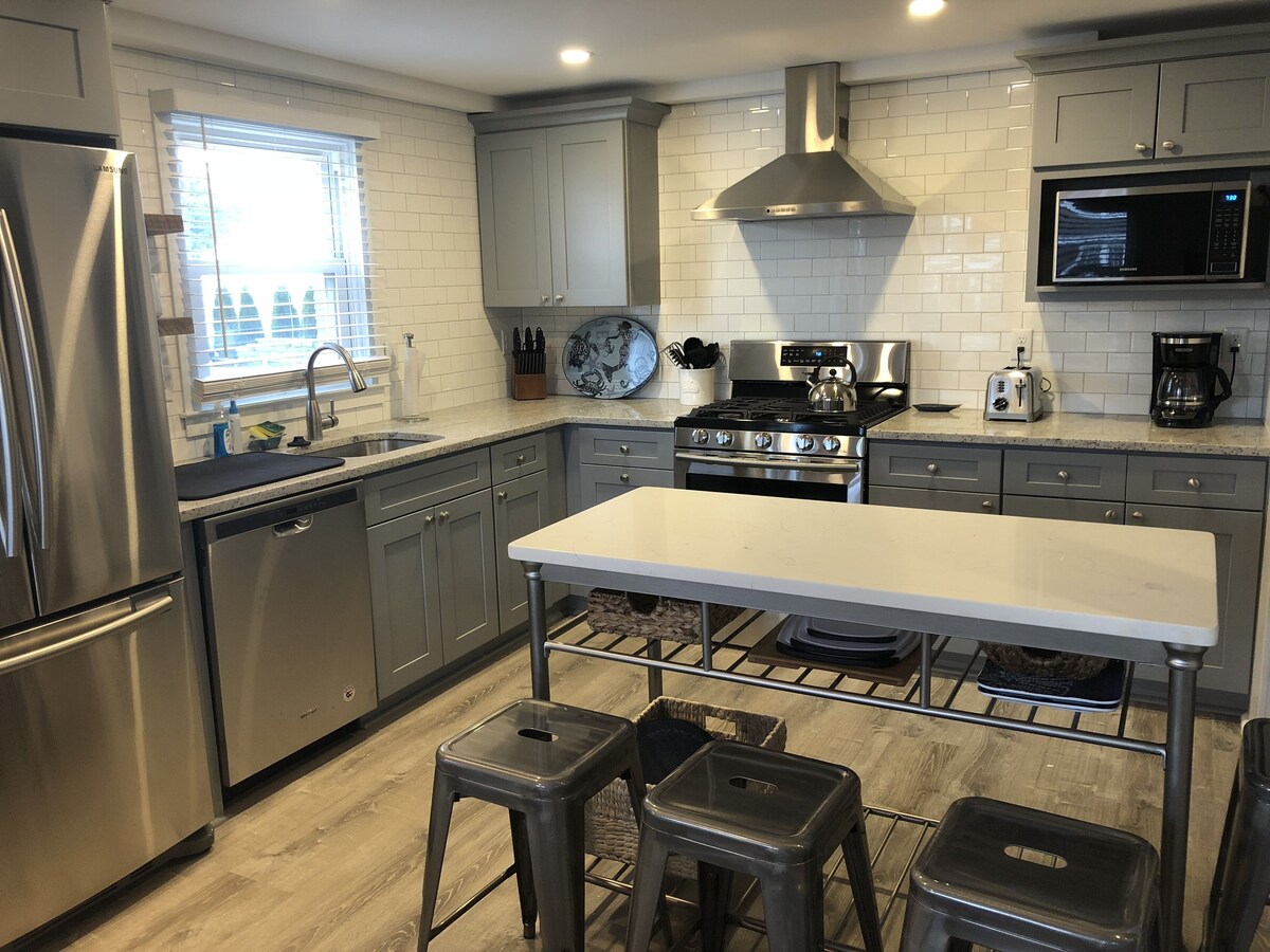 Renovated duplex!! Beach block, North End Surf City, lower unit
