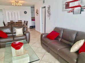 Spacious living room