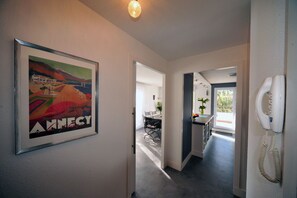 Entrance / Entree