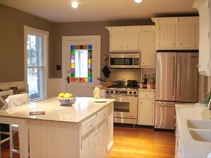 Spacious Country Kitchen with Modern Amenities