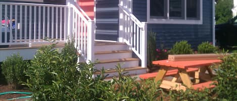 Welcome to your Dewey Beach Vacation at this Cozy Cottage 1 1/2 blocks to beach
