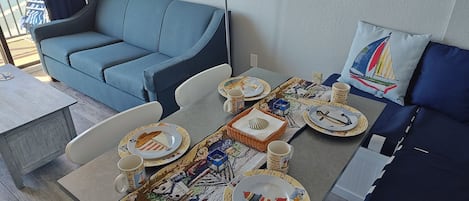 banquet seating for family meals