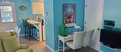 Open concept family room to eat-in kitchen