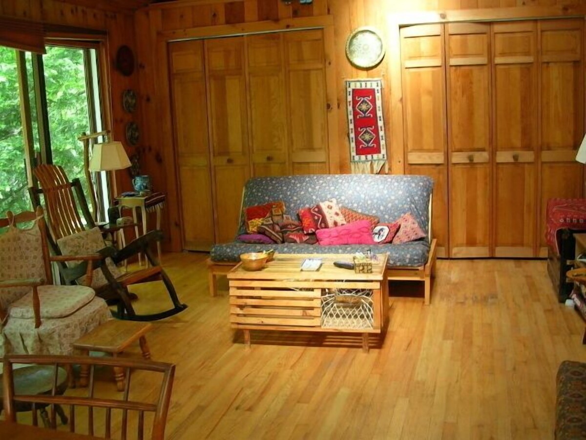 Spacious Berkshire Summer Rental, Private Dock on Lake 3 BR/2b