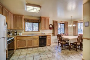 Kitchen & Dining Room