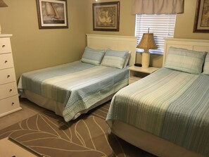 New bead spreads Summer 2019 in the guest bedroom