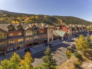 Gateway Lodge--Unit 5043 is on the building SOUTH side facing the ski runs.  