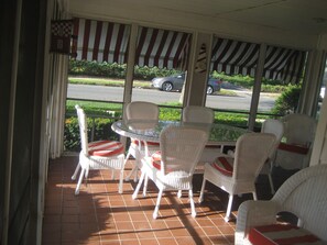 Screen Porch with cross breezes