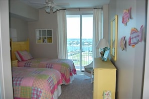 Twin Bedroom with Balcony and Bay View