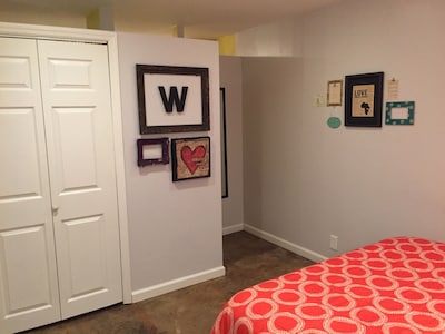 Artsy Full Apartment 15 minutes from Downtown Nashville