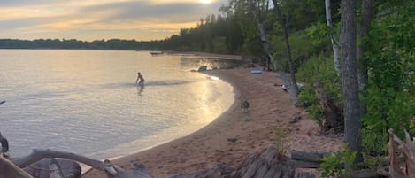 Cottage with beautiful beach just steps away 