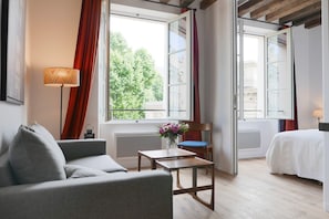 Apt. COSY2 - Latin Quarter - Paris - Bedroom1 is accessible from the living room