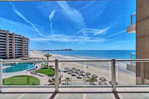 Breathtaking Ocean Front View (2)