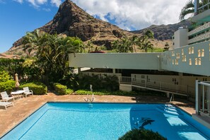 Pool and barbecue area for tenants