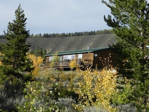 Cabin in the fall - deck with views of the Collegiate Peaks