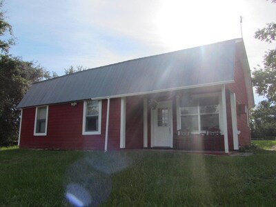 Cottage on Family Farm -- West of U.F./Gainesville/Newberry