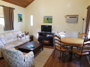 Living/dining room