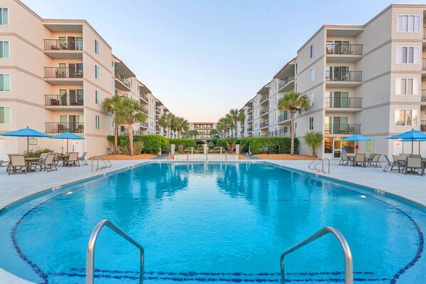 Pool at Beach Club at St. Simons