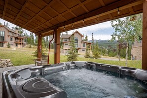 Homestead Chalet 5 - Hot Tub 1