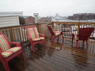 Water and City Views from Rooftop Deck - Luxury Townhome - Great Location!
