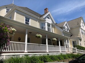 The Capt Smith porch and guest access
