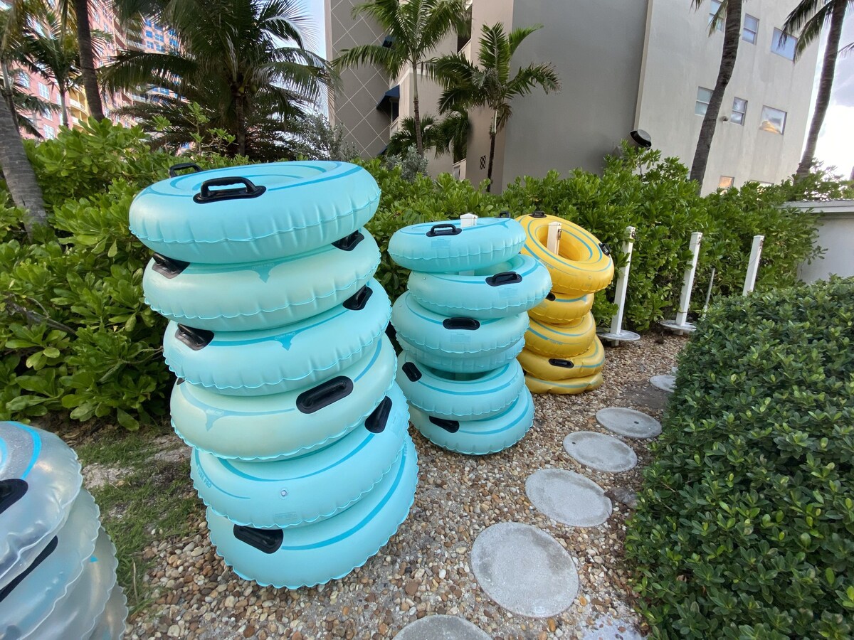 <font color="#9900FF"> Newly Remodeled Ocean Front Unit with Large Balcon</font>