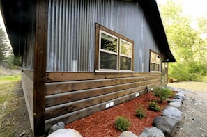 Exterior Landscaping
