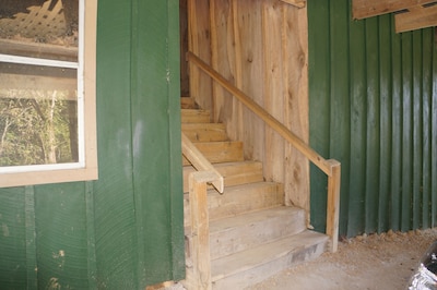 Rustic Lakeside Cabin at Center Hill Lake- Water Views, Large Deck