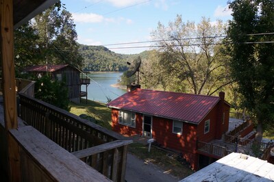 Rustic Lakeside Cabin at Center Hill Lake- Water Views, Large Deck